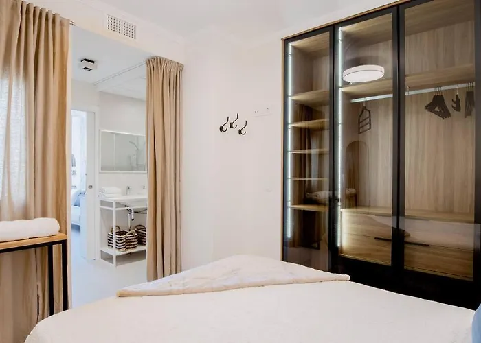 Atico C/ Adriano_catedral. Apartment *
